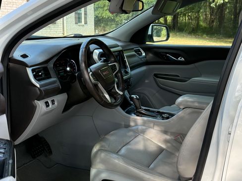 Used 2017 GMC Acadia SLT image 6