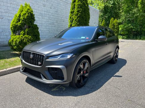 Used 2021 Jaguar F-PACE SVR image 1