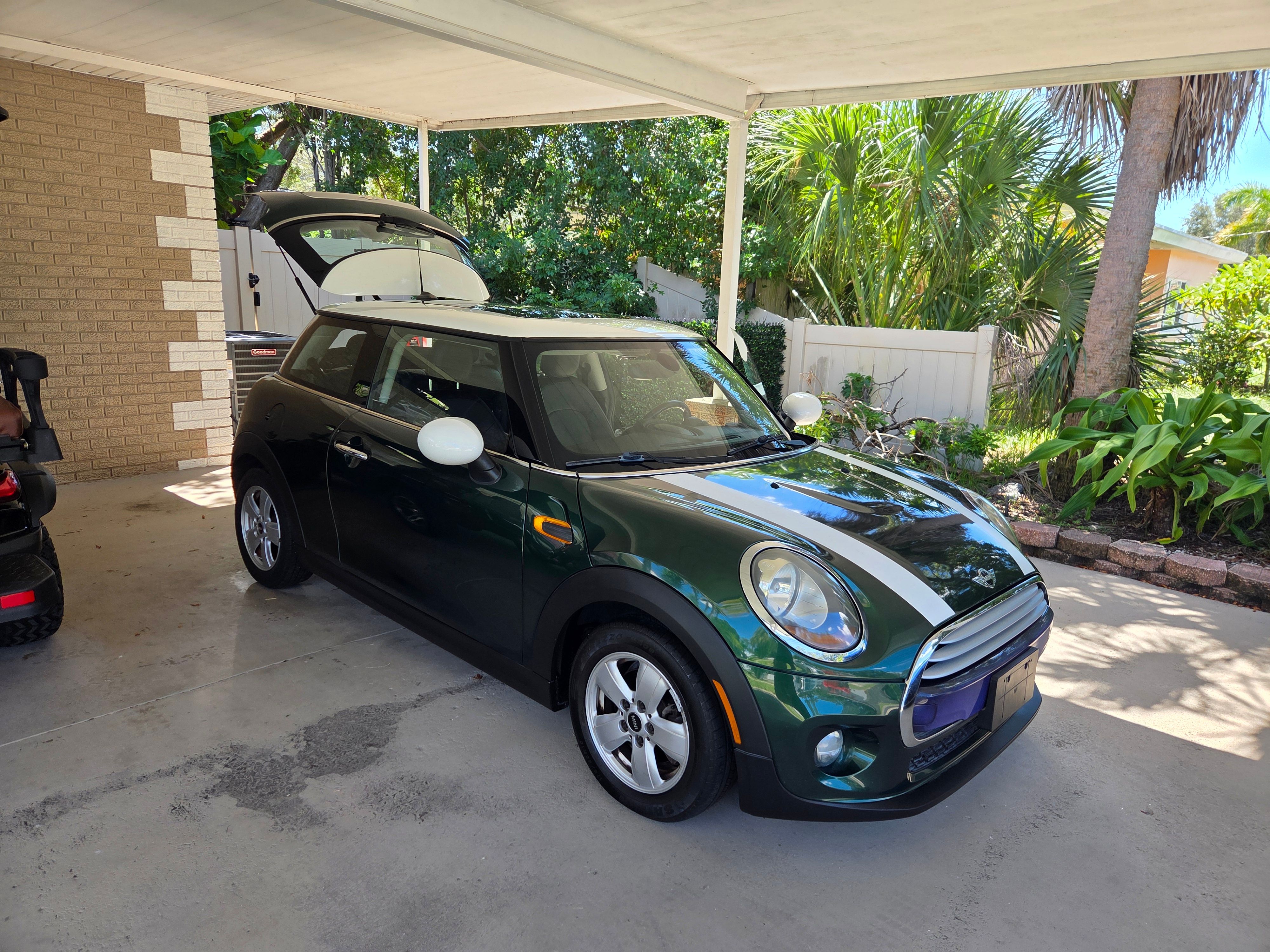 Used 2014 MINI Cooper 2-Door Hardtop w/ Premium Package 2 FWD image 4
