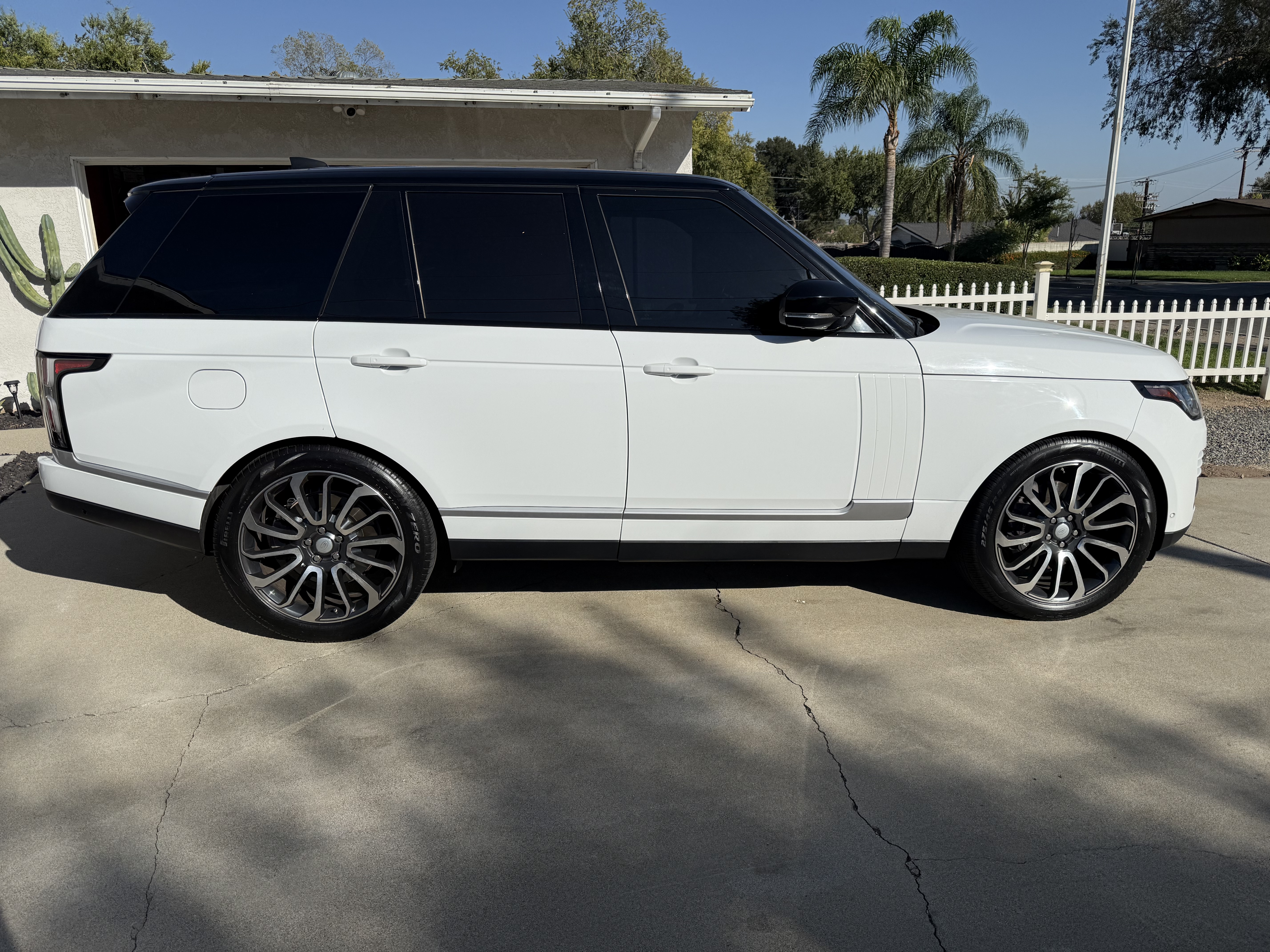 Used 2019 Land Rover Range Rover Supercharged AWD/4WD image 4