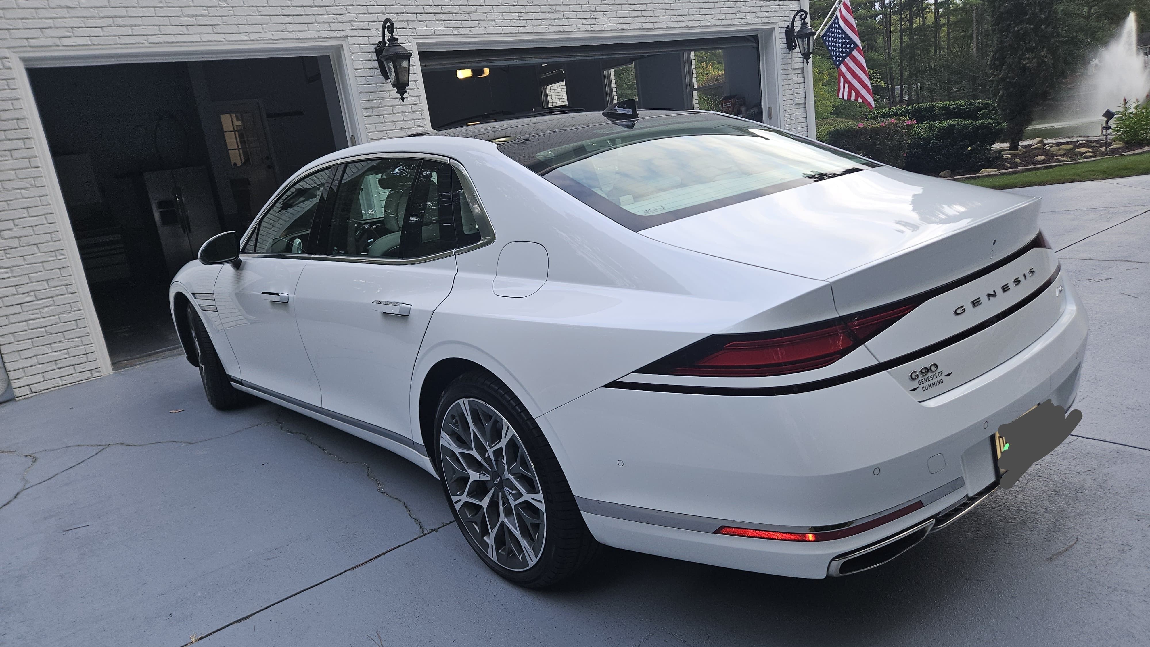 Used 2025 Genesis G90 3.5T AWD/4WD image 2