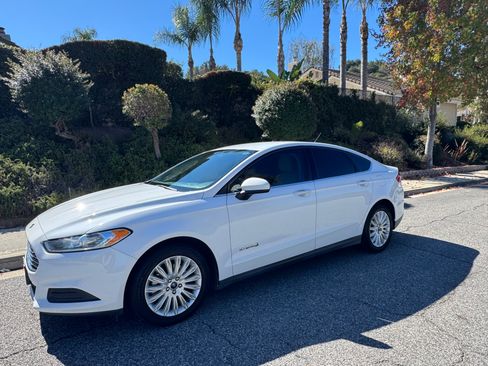 Used 2014 Ford Fusion S image 9