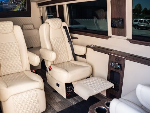 Used 2023 Mercedes-Benz Sprinter 3500 image 24