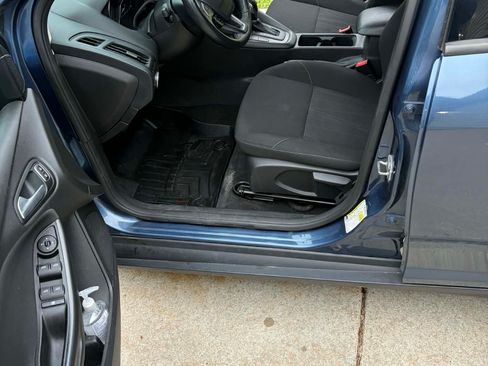 Used 2018 Ford Focus SEL w/ Cold Weather Package FWD image 17