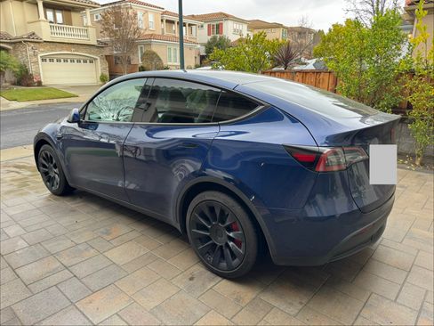 Used 2022 Tesla Model Y Long Range image 2