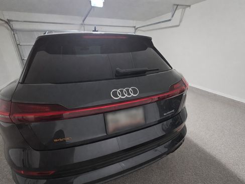 Used 2022 Audi e-tron Premium Plus w/ Premium Plus Package image 5