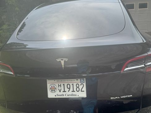 Used 2022 Tesla Model Y Long Range AWD/4WD image 9