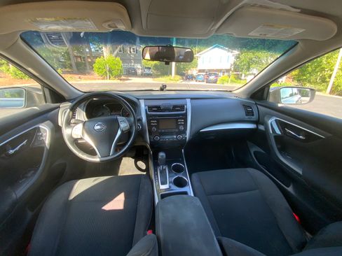 Used 2014 Nissan Altima 2.5 SV FWD image 15