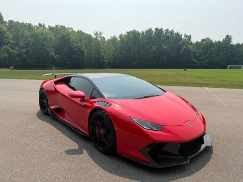 Used 2015 Lamborghini Huracan LP 610-4 AWD/4WD image 11