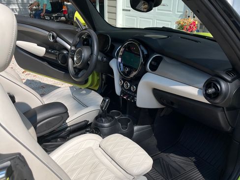 Used 2023 MINI Cooper S w/ Signature Upholstery Package image 8