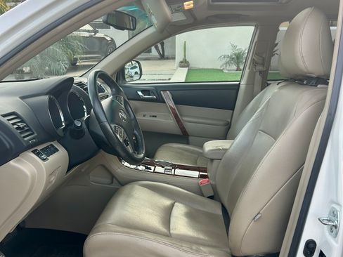 Used 2012 Toyota Highlander Limited w/ Tow Pkg image 5