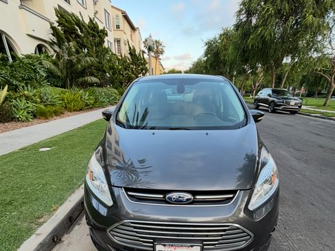 Used 2017 Ford C-MAX Energi Titanium w/ Equipment Group 501A image 6