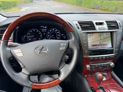 Used 2010 Lexus LS 460 AWD image 11