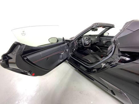 Used 2018 Alfa Romeo 4C Spider RWD image 18