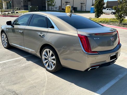 Used 2018 Cadillac XTS Premium Luxury image 8