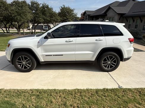 Used 2018 Jeep Grand Cherokee Trailhawk w/ Trailhawk Luxury Group image 1