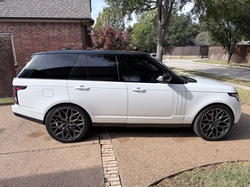 Used 2017 Land Rover Range Rover Supercharged image 1