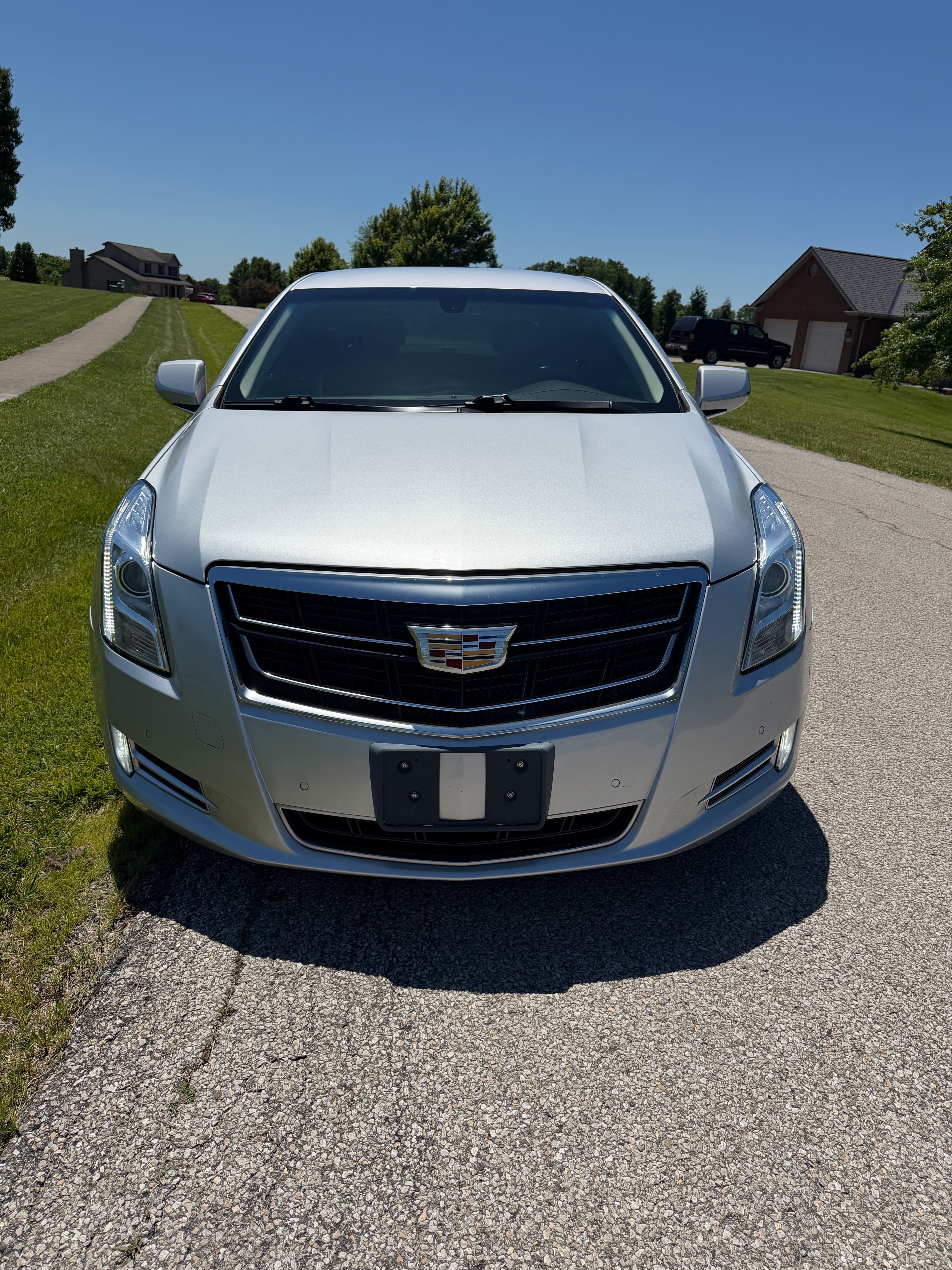 Used 2017 Cadillac XTS Luxury FWD image 2