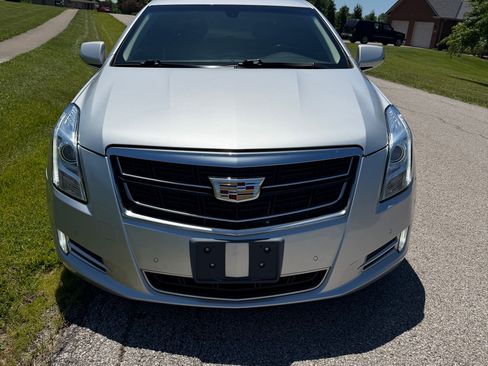Used 2017 Cadillac XTS Luxury FWD image 2