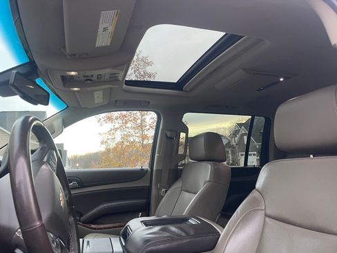 Used 2015 Chevrolet Suburban LTZ image 11