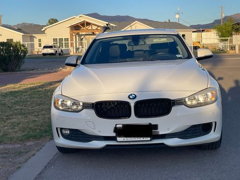 Used 2015 BMW 320i Sedan RWD image 5