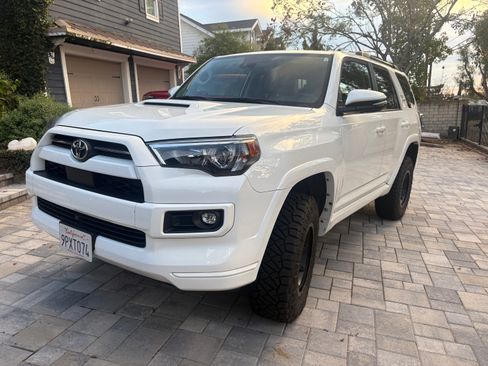 Used 2022 Toyota 4Runner TRD Sport w/ Technology Package image 4