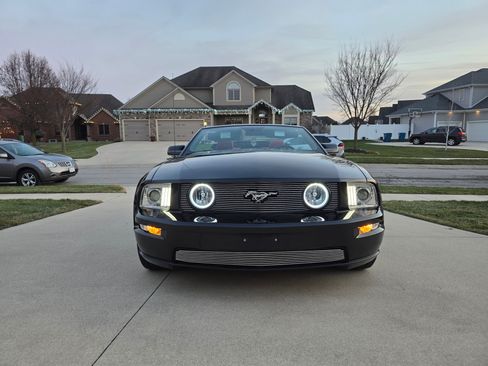 Used 2005 Ford Mustang GT Premium image 10