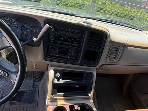 Used 2003 Chevrolet Silverado 2500 LT RWD image 19