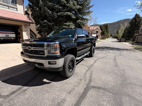 Used 2014 Chevrolet Silverado 1500 LTZ Z71 w/ LTZ Plus Package AWD/4WD image 2