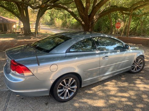 Used 2010 Volvo C70 T5 image 10