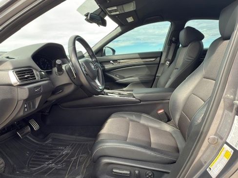Used 2018 Honda Accord Sport image 20