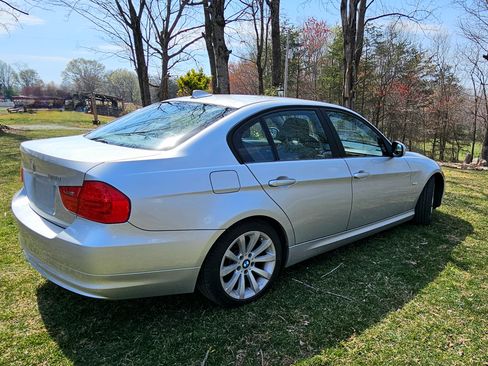 Used 2011 BMW 328i Sedan image 2