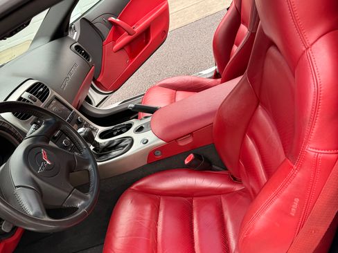 Used 2005 Chevrolet Corvette Coupe w/ Preferred Equipment Group image 8