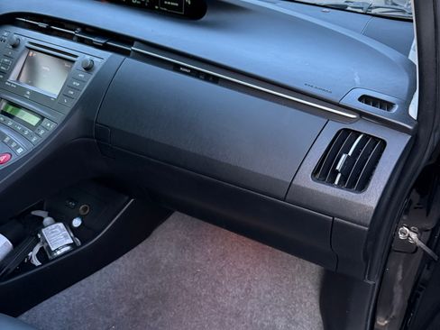 Used 2015 Toyota Prius Four image 10