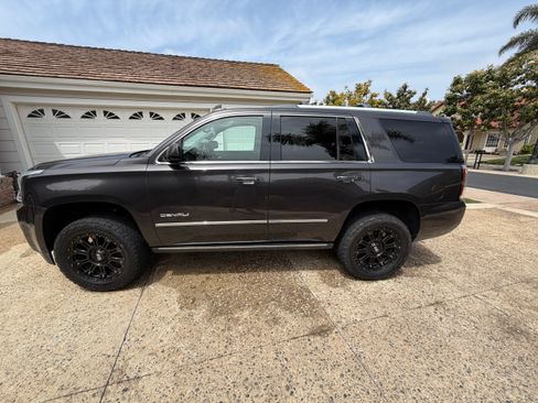 Used 2017 GMC Yukon Denali w/ Open Road Package AWD/4WD image 10