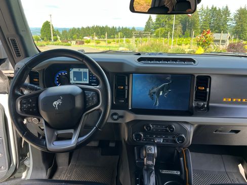 Used 2021 Ford Bronco Badlands image 5