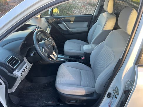 Used 2017 Subaru Outback 3.6R Limited image 8