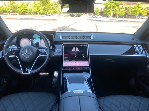 Used 2025 Mercedes-Benz S 580 4MATIC Sedan image 14