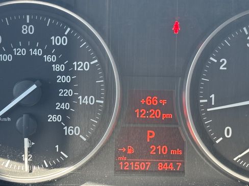 Used 2013 BMW X1 sDrive28i image 6