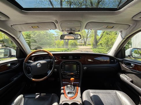 Used 2008 Jaguar XJ8 RWD image 5