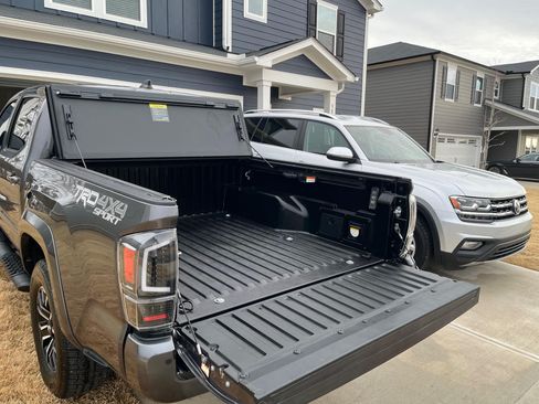 Used 2021 Toyota Tacoma TRD Sport w/ TRD Premium Sport Package image 23