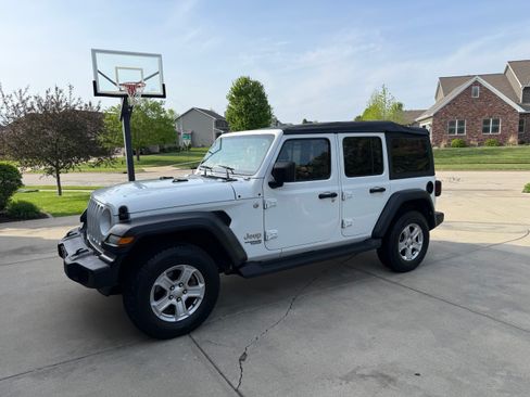 Used 2020 Jeep Wrangler Unlimited Sport S AWD/4WD image 8