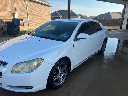 Used 2010 Chevrolet Malibu LT image 1