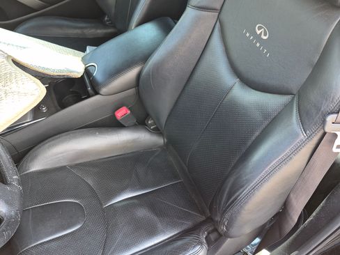 Used 2011 INFINITI G37 Journey w/ Premium Pkg image 4