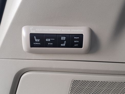 Used 2012 Chrysler Town & Country Limited w/ Luxury Group image 20