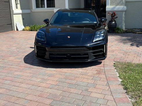 Used 2024 Porsche Panamera 4 image 4