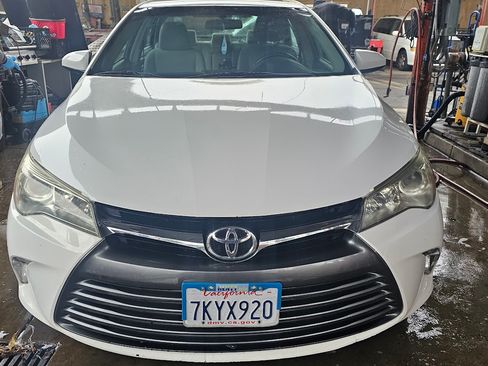 Used 2015 Toyota Camry LE image 8
