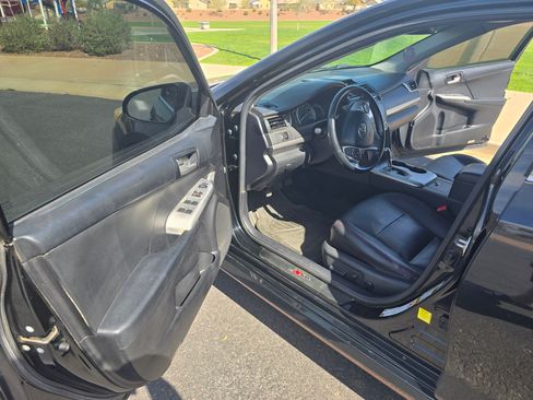 Used 2013 Toyota Camry SE image 31