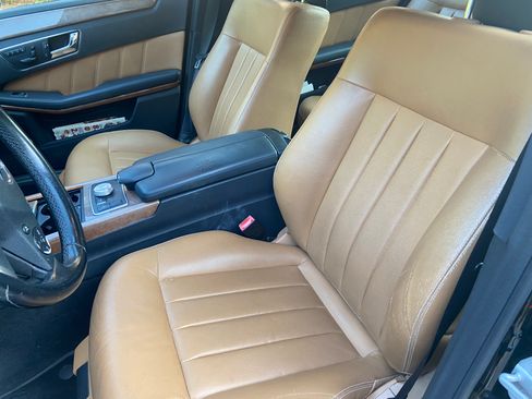 Used 2011 Mercedes-Benz E 350 4MATIC Sedan image 5