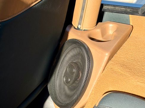 Used 1993 Jeep Wrangler 4WD image 11